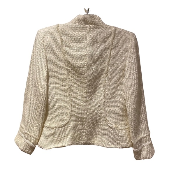 Elegant Cream Blazer - Picture 2 of 5